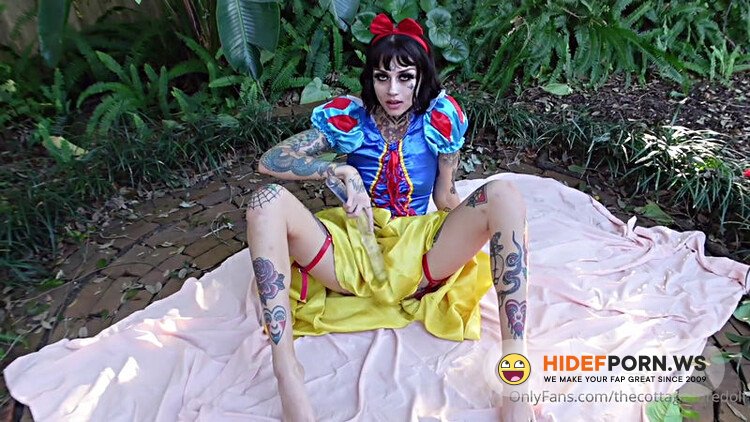 Onlyfans - Thecottagecoredoll - Snow White And Her Whores liltattedprincess lilxambrosia winnietatexo maggi m [FullHD 1080p]