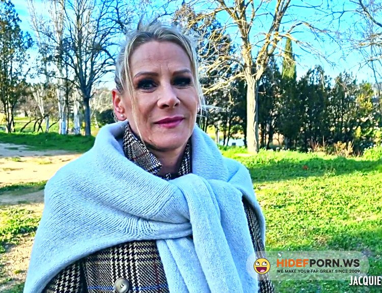 JacquieEtMichelTV.net/Indecentes-Voisines.com - Victoria Nova - Victoria, 47, executive assistant in Paris! [FullHD 1080p]