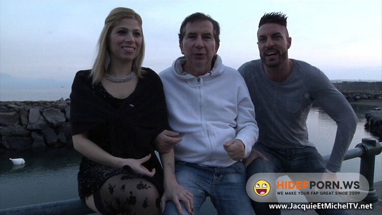JacquieetMichelTV.net/Indecentes-Voisines.com - Debora Naples Quatre Mecs Pour Debora [FullHD 1080p]