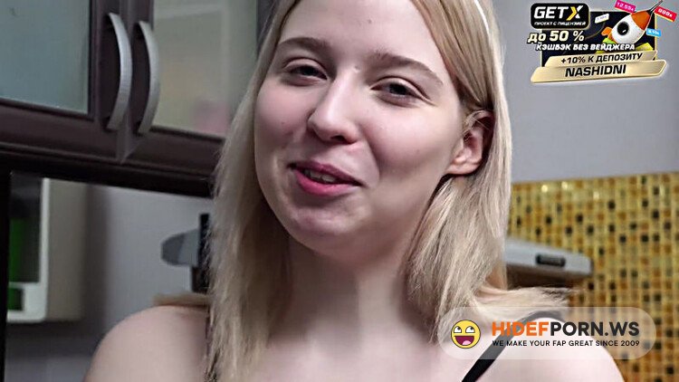 - Seasoned The Salad With Fresh Cumshot - Kira Viburn [FullHD 1080p]