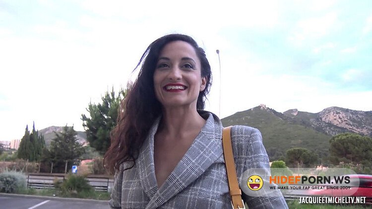 JacquieEtMichelTV/Indecentes-Voisines - Diana : Diana, 28ans, Commerciale En Vins [FullHD 1080p]