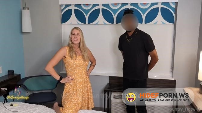 Onlyfans - The Country Hotwife - New Year Bull [2025/FullHD]