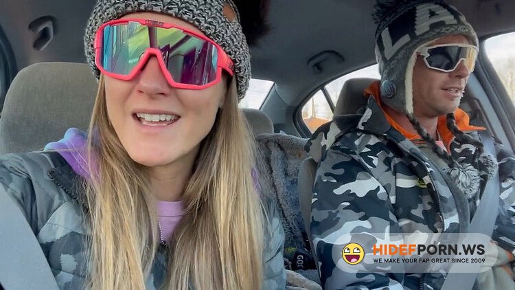 Onlyfans - Hiking And Fucking At The Alaska Sand Bluffs SparksGoWild [FullHD 1080p]
