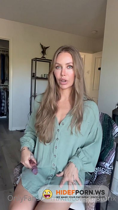 - Nicole Aniston  Greenshirt Solo Dildo Fuck [SD 1280p] - 2025