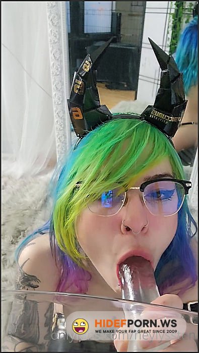 - Lyssy @heylyssten  Suck Glass Dildo [SD 1920p] - 2025