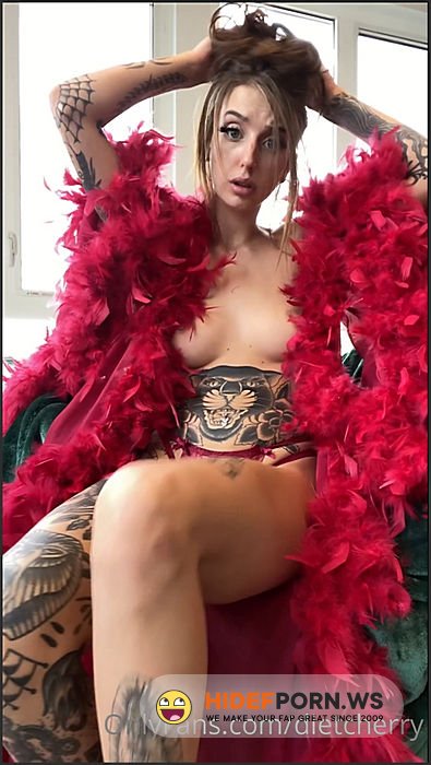 - Cute Tattooed Babe Has Fun With Her Sex Toys 1440p [SD 1440p] - 2025
