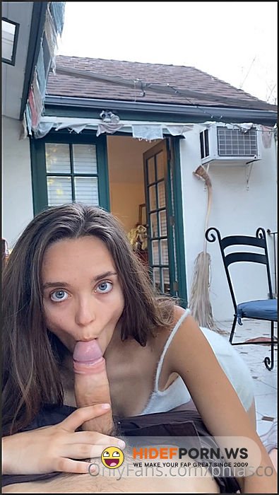 Onlyfans - Phia @phiasco  Outside Blowjob  Swallow [SD 1920p] - 2025