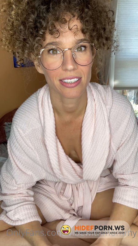 Onlyfans - Vibewithmolly Vibewithmommy  2A70BcC8071 [SD 1920p]