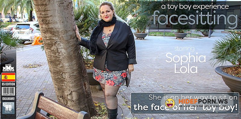 Mature.nl - Attractive Mature Curvy Lady Gets Her Pussy Licked By a Toyboy : Sophia Lola (EU) (46) [FullHD 1080p]