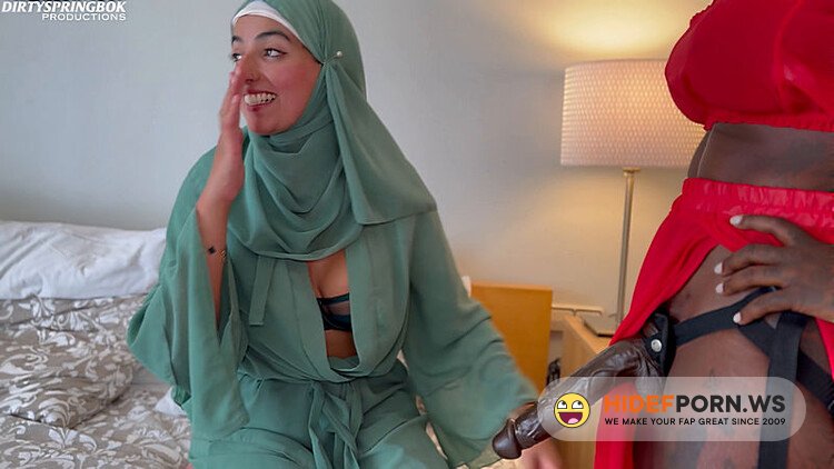 Onlyfans - Aaliyah Yasin  Hijabi Girl Gets A Big Surprise From Josy [UltraHD 4K 2160p] - 2026