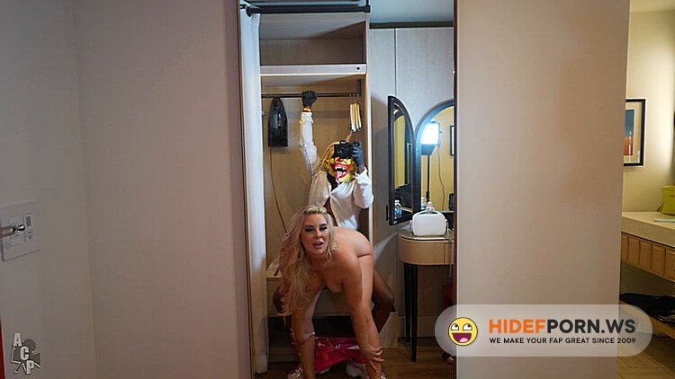 Onlyfans/ManyVids - GIbbyTheClown  Trixi Brooks Fucks Resort Tour Guide And Leaves Special Tip [UltraHD 4K 2158p] - 2026